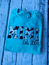 Load image into Gallery viewer, MAMA est. applique embroidery design CREWNECK